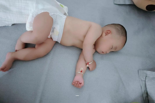 益阳宝宝发烧可以吹空调吗